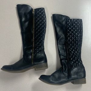Black boots 10m